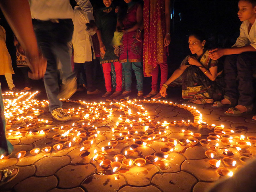 THE HINDU COMMUNITY COMMEMORATES YEAR 2078 Avant Publications THE HINDU COMMUNITY COMMEMORATES YEAR 2078 Avant Publications